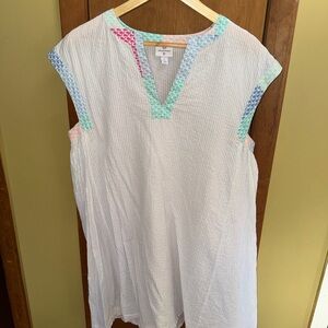 Vineyard Vines White Tunic with Pastel Accents